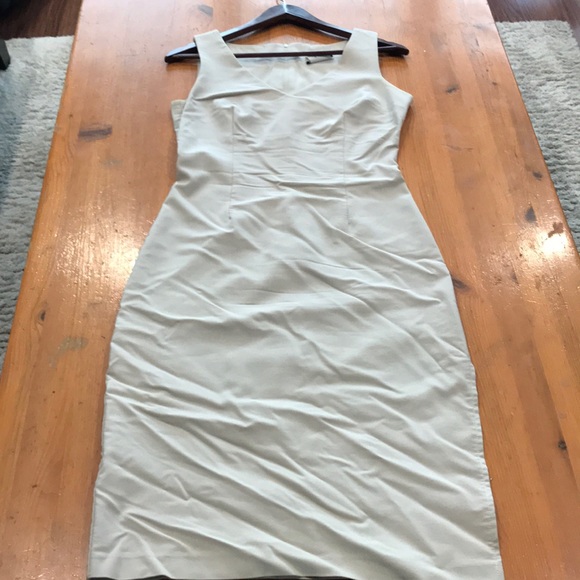 Stunning cream coloured dress - Picture 1 of 2